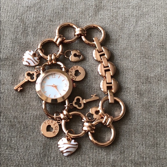 🆕⌚️ Charm Bracelet Watch ROSE GOLD 23mm - Picture 7 of 8